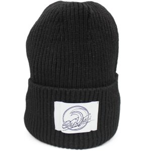 One Wave Beanie - Big Beach Midnight Black, Oversized Cuffed Beanie aus 50% recycelten Polyester.