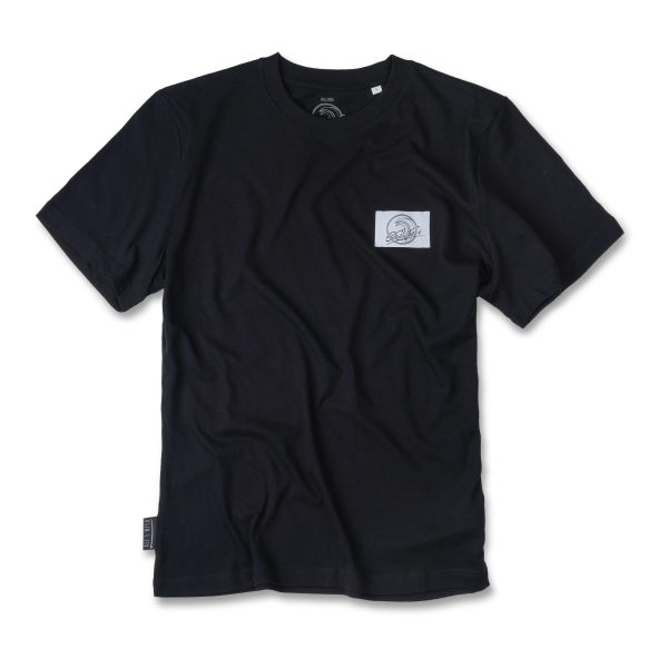 One Wave Shirt - Beach Tee Midnight Black, lässig geschnittenes T-Shirt aus 100% Bio-Baumwolle.