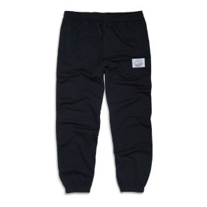 One Wave Sweatpant - Big Wave Midnight Black, lässig geschnittene Sweatpant aus 100% Bio-Baumwolle. Die Hose ist mit schwerer Grammatur Heavy Wight.