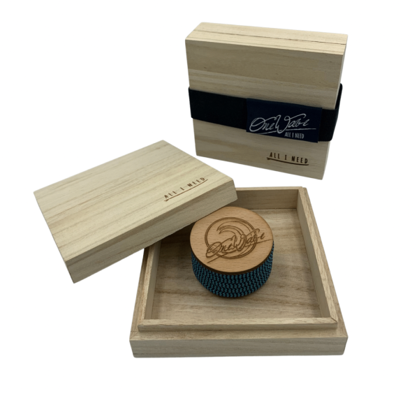 One Wave Holzbox. Liebevoll gearbeitete Holzbox für unsere Schmuckstücke