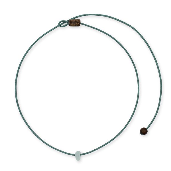 One Wave Halskette Sea Glass Iced Green. Handgefertigte Halskette mit natürlichen Strandglas