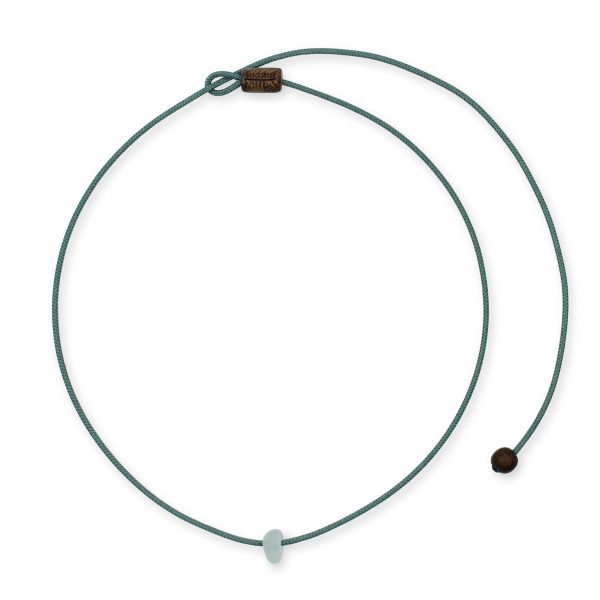 One Wave Halskette Sea Glass Iced Green. Handgefertigte Halskette mit natürlichen Strandglas