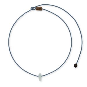 One Wave Halskette Sea Glass Iced Blue. Handgefertigte Halskette mit natürlichen Strandglas