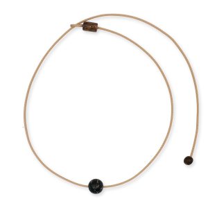 One Wave Halskette Black Pearl. Handgefertigte Halskette mit Naturstein aus Jaspis