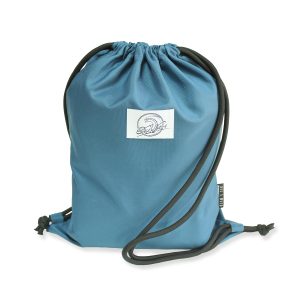 One Wave Rucksack - Beach Bag Petrol, recycelter Rucksack aus Polyester. Sport- Rucksack mit großer Zip- Seitentasche.